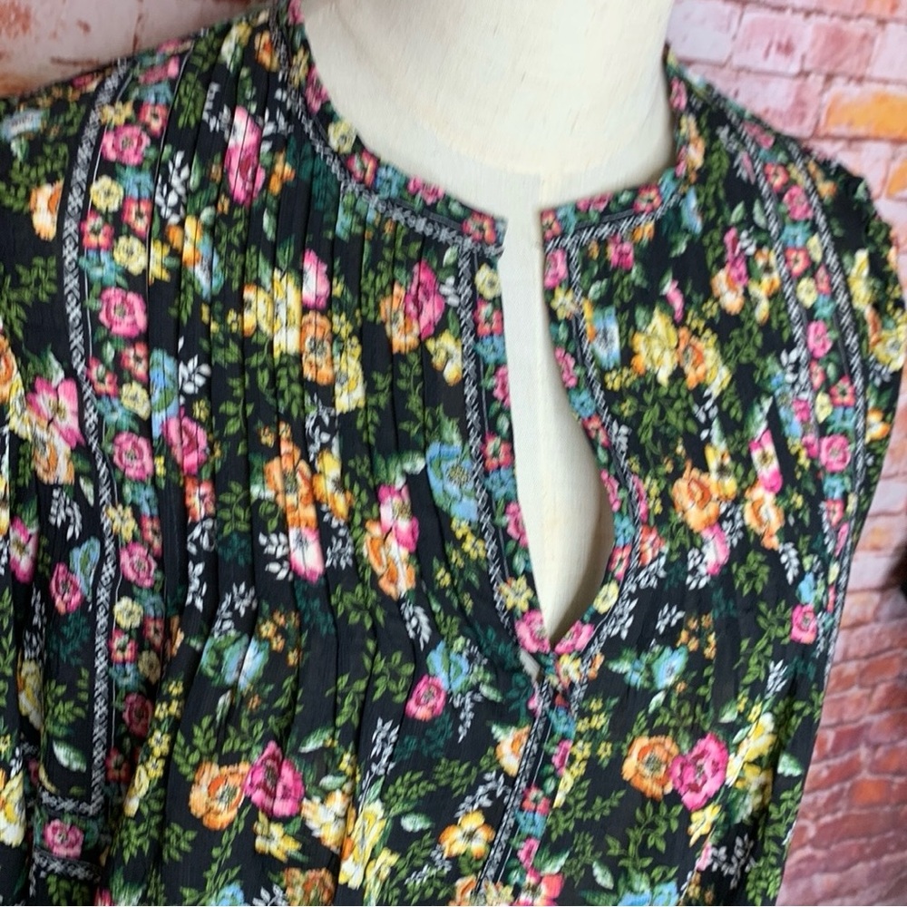Rose + Olive Split Neck Floral Peasant Blouse - Picture 5 of 10
